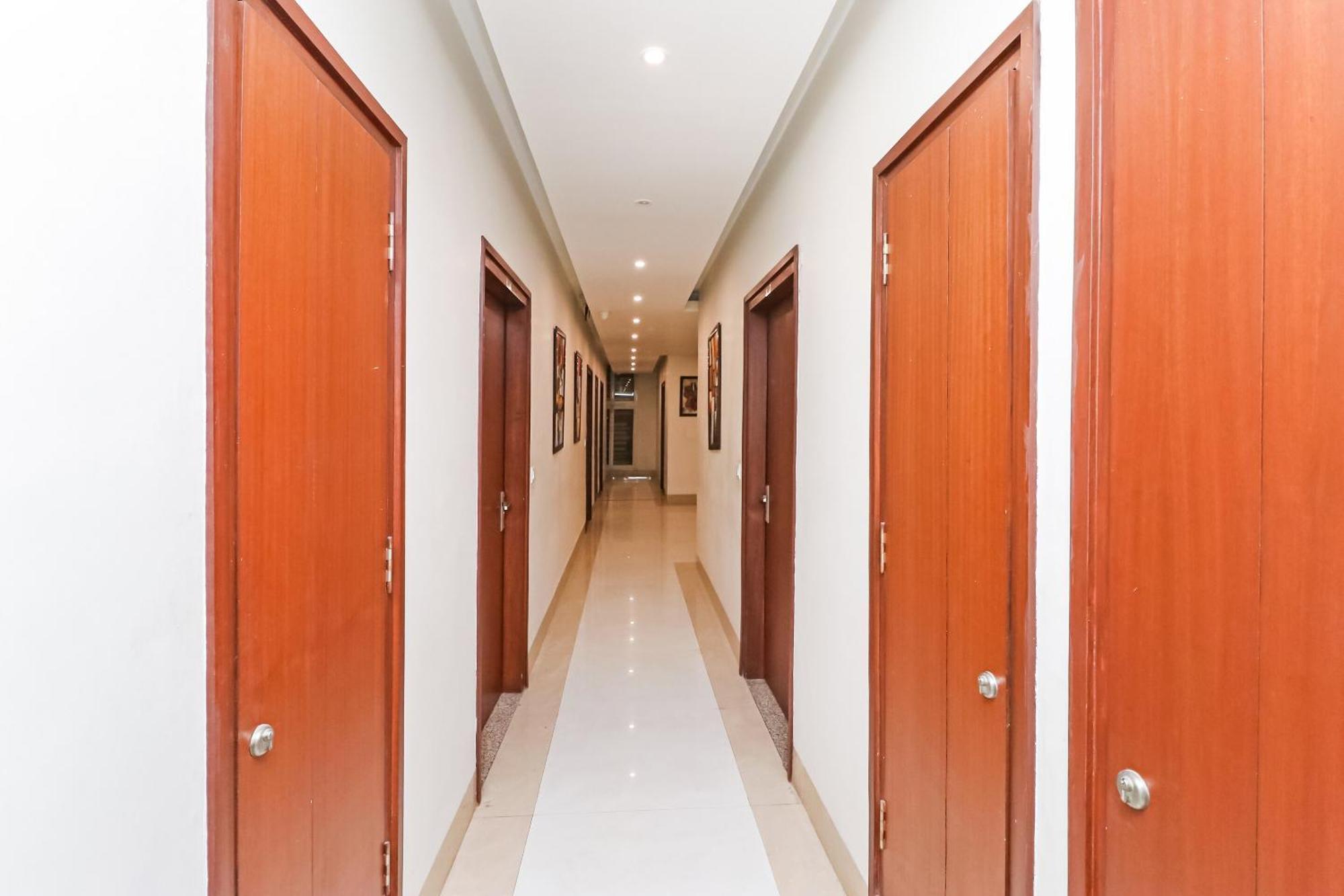Oyo Hotel New Geetanjali Near Gautam Buddha Park Lucknow Exteriör bild